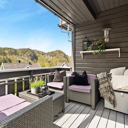 Sjarmerende Familievennlig Hus Med 2 Soverom Kristiansand Buitenkant foto